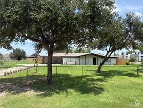 Building Photo - 2216 N Jackson Rd