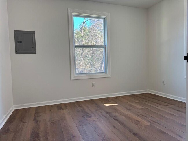 Foto del edificio - 1625 Myers Rd