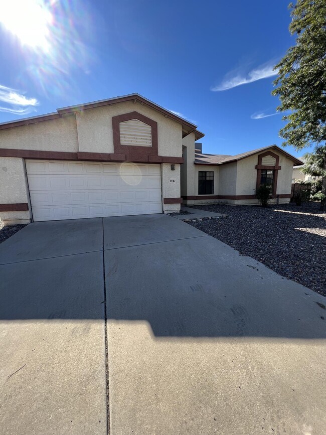 Foto del edificio - 2741 W Kewanee St