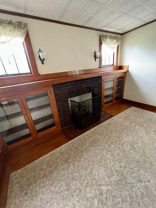 Building Photo - 330 W Catherine St