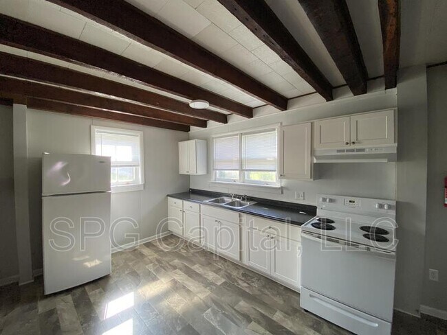 Foto del edificio - 130 S Main St