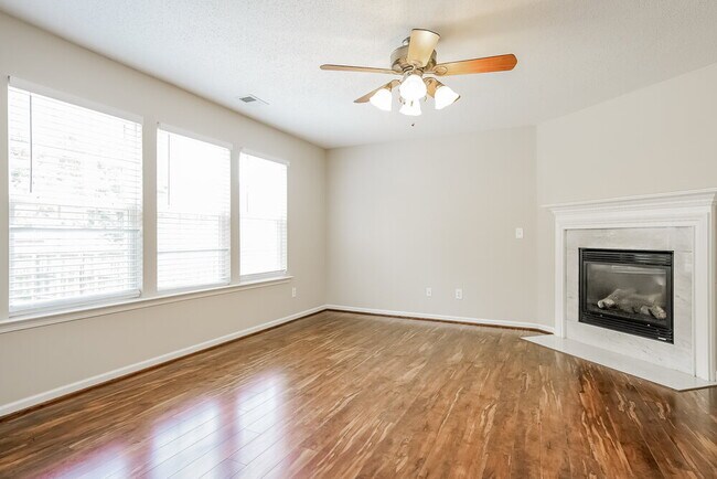 Building Photo - 3323 Marshlane Way