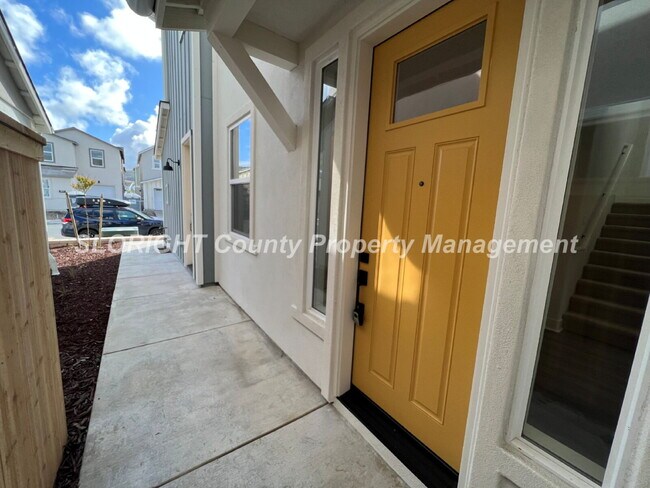 Foto del edificio - AVAILABLE JULY - Spacious Home in San Luis Ranch - 4 Bed / 3.5 Bath