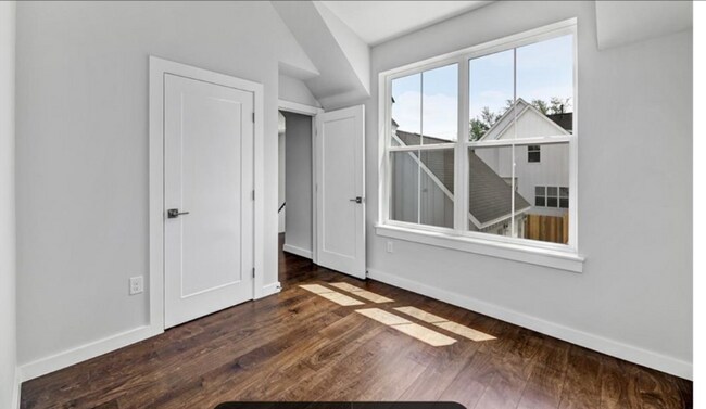 Building Photo - 5510 Woodrow Ave