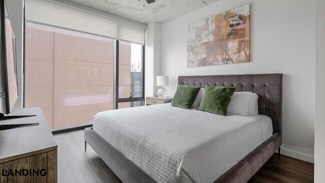 Building Photo - 2010 West End Ave