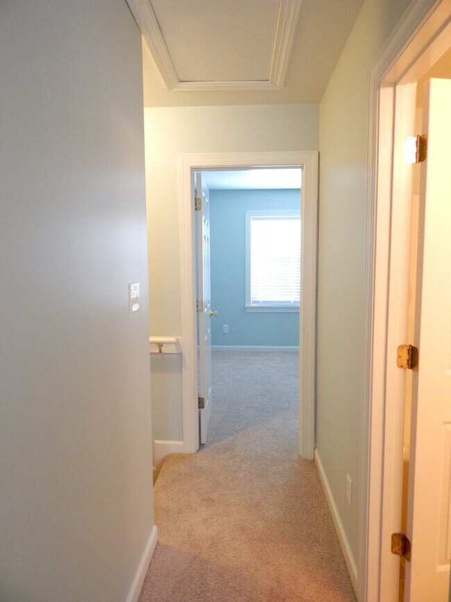 Building Photo - Two Bedroom Townhome in Desirable Carolina...