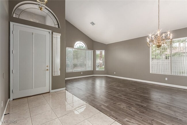 Building Photo - 1001 Eaglewood Dr