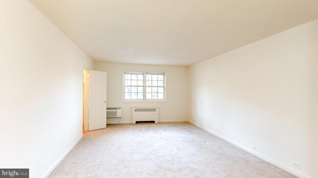 Building Photo - 100 N TRENTON St