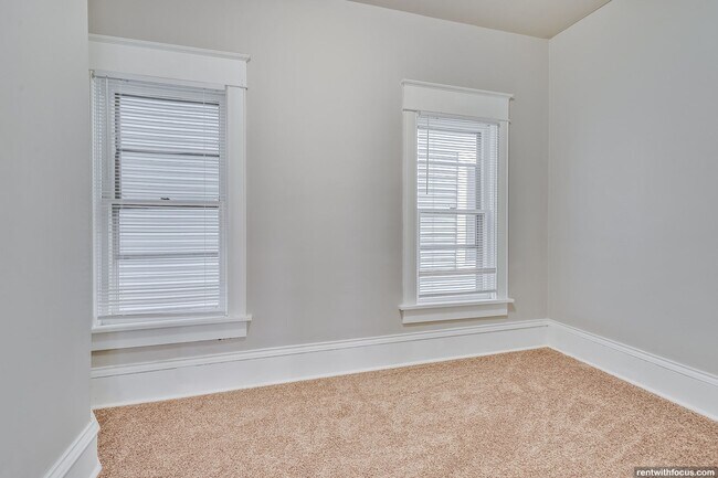 Foto del edificio - 328 Parkway Ave