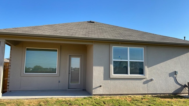 Building Photo - 109 Brody Ln