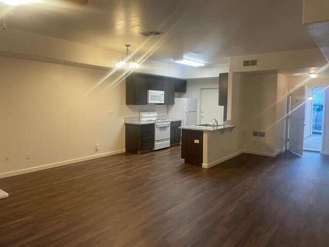 Foto del edificio - 1237 W Spruce Ave