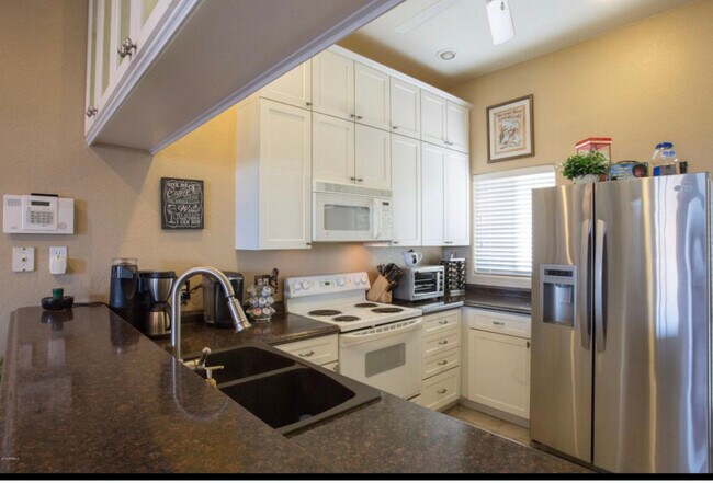 Foto del edificio - 12836 N Mountainside Dr