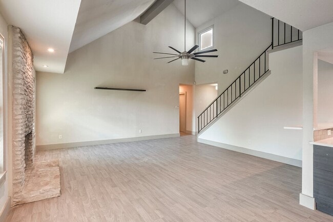Foto del edificio - 8304 Furness Dr