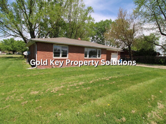 Foto del edificio - NORTH ANDERSON 3 BR 1 BA Brick Ranch with Central Air and Garage (NO SECTION 8)