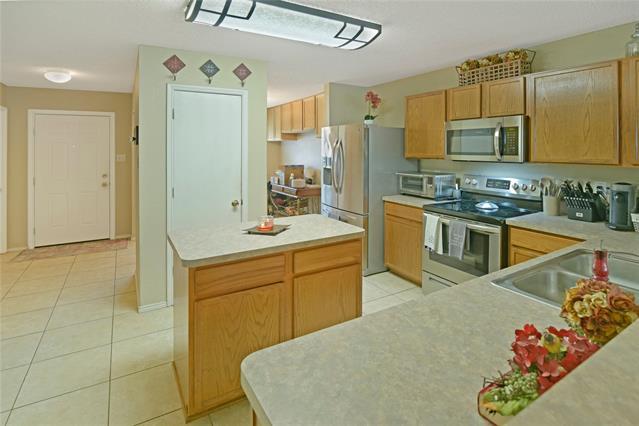 Building Photo - 911 Live Oak Dr