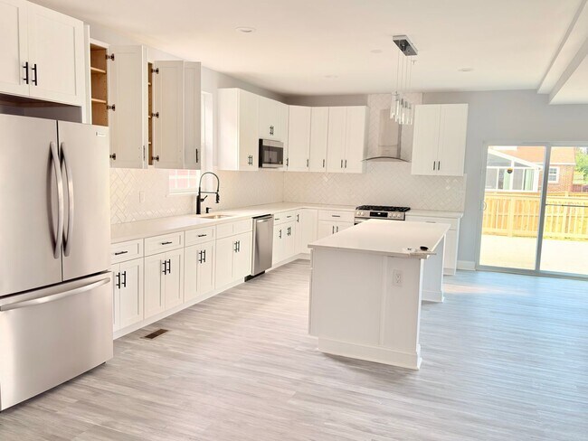 Foto del edificio - 6710 Hudson St