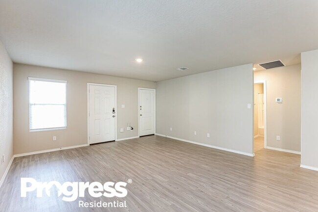 Building Photo - 120 Hollywood Dr