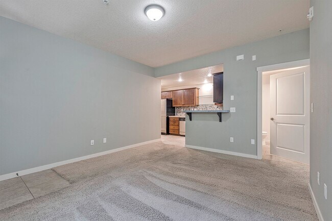 Building Photo - Lower Level Unit in Arbor Pass