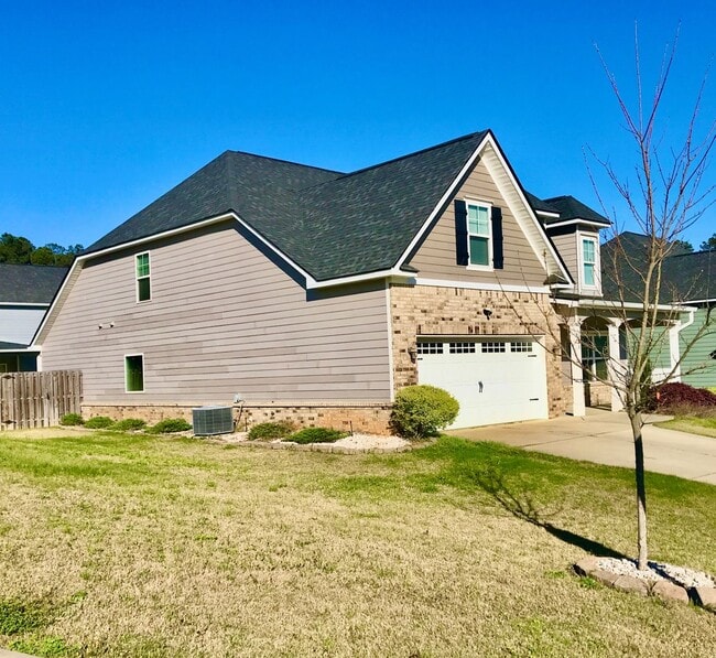 Building Photo - 530 Salterton Way