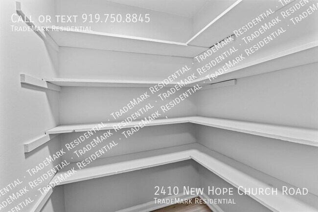 Foto del edificio - 2410 New Hope Church Rd