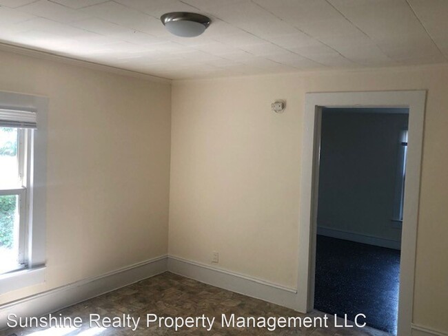 Building Photo - 706 Maple Ave