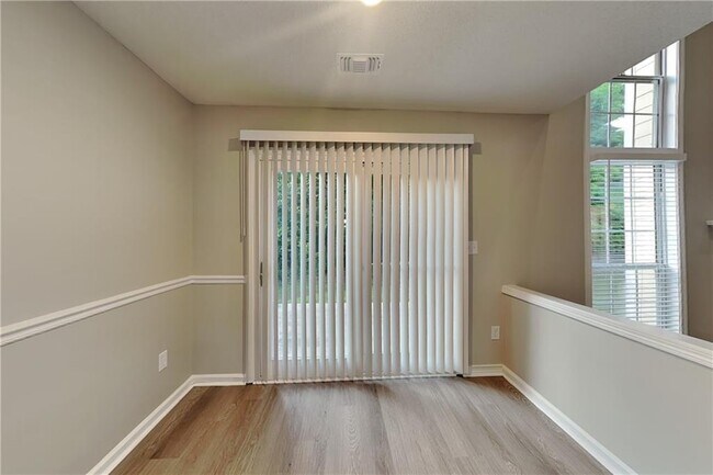 Foto del edificio - 3206 Claybrooke Dr NE