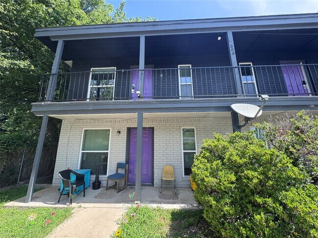 Building Photo - 309 E Dean Ave