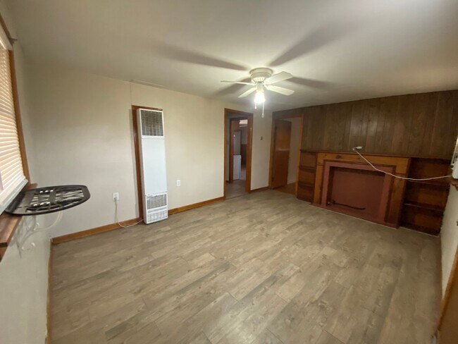 Foto del edificio - 2 Bed 1 Bath Now Available!