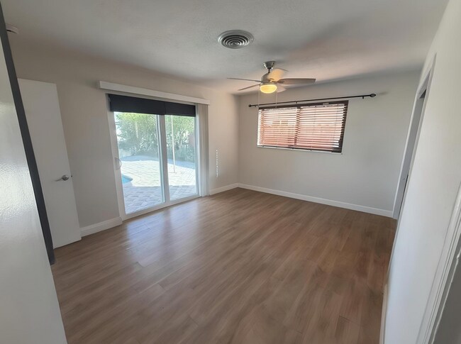 Foto del edificio - 730 SE 3rd Terrace