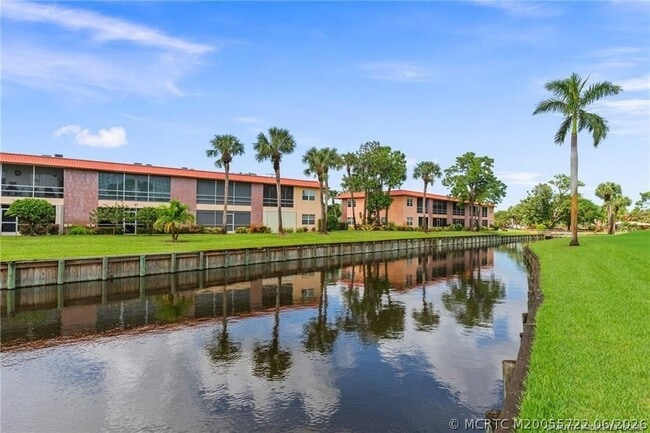 Building Photo - 1913 SW Palm City Rd