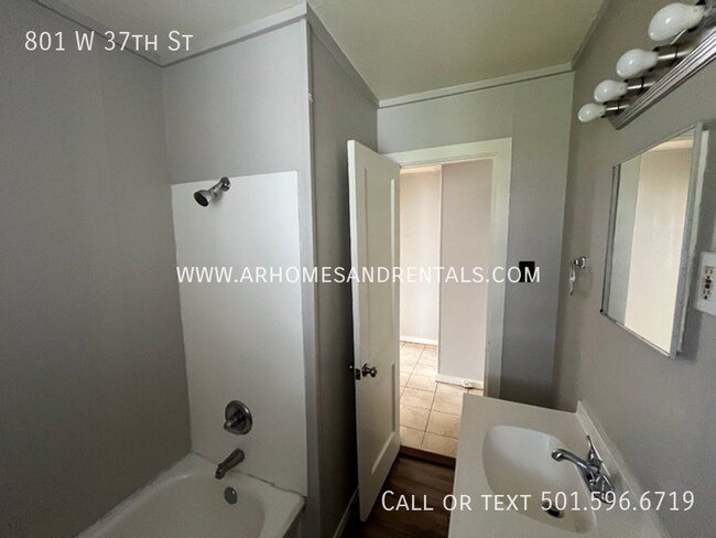Foto del edificio - 801 W 37th St