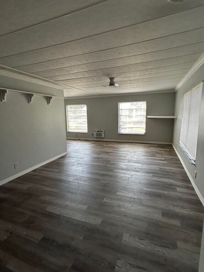 Building Photo - 8281 Sevigny Dr