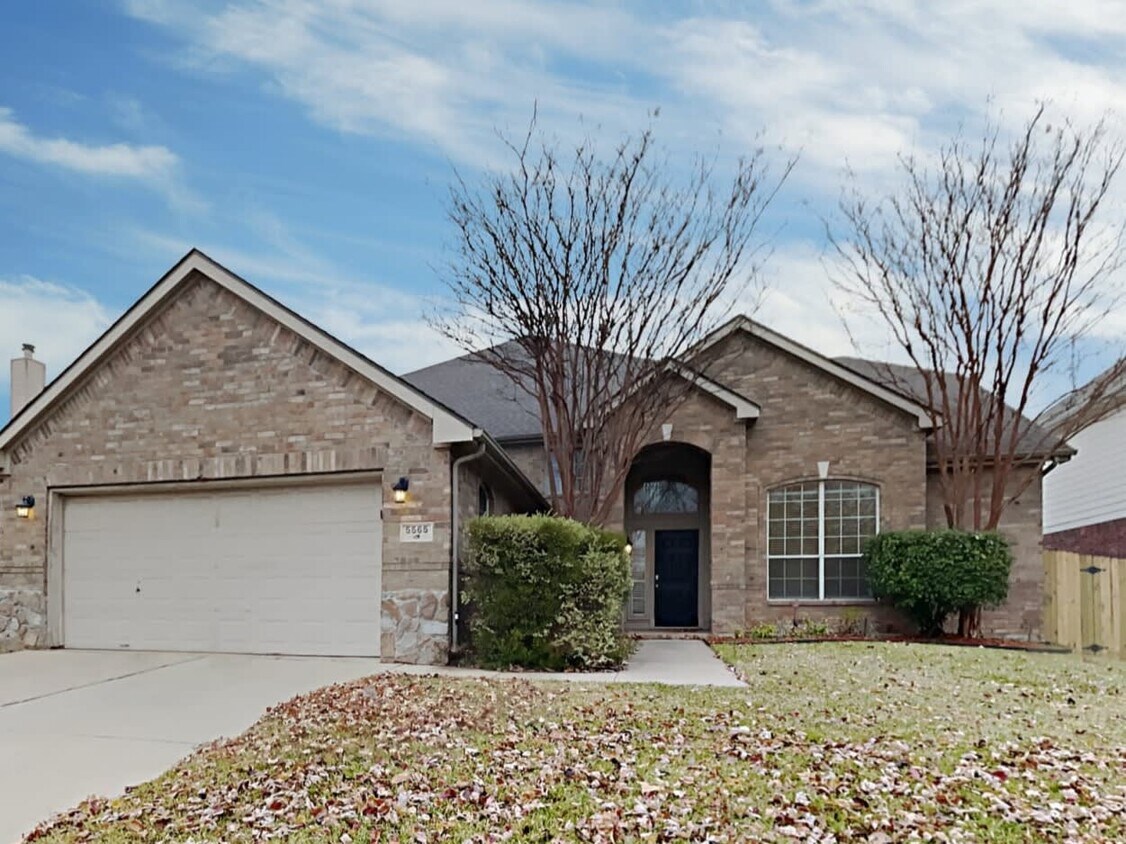 5565 Dunn Hill Dr House Rental in Fort Worth, TX