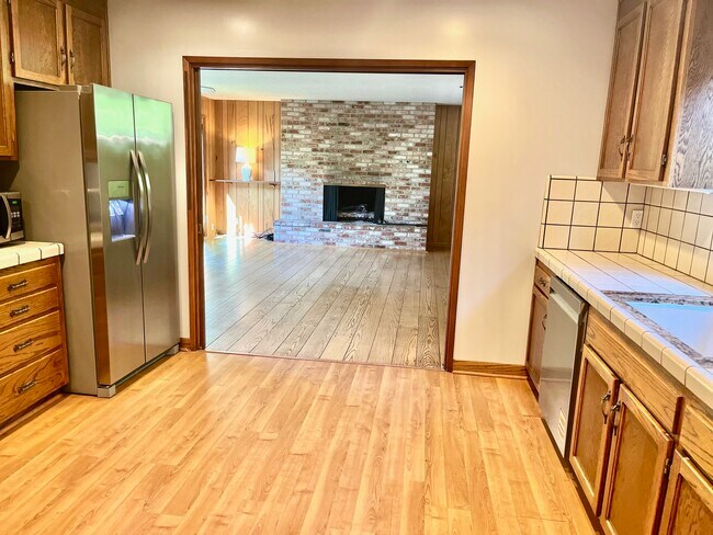 Foto del edificio - 124 Lester Ln