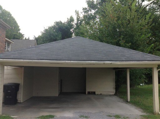 Building Photo - 860 Village Ct