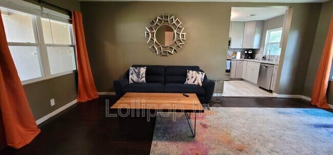 Building Photo - 3425 Rebecca St