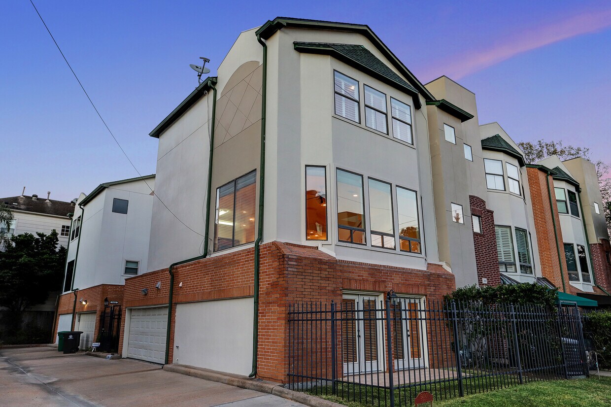 Primary Photo - 5400 Gibson St