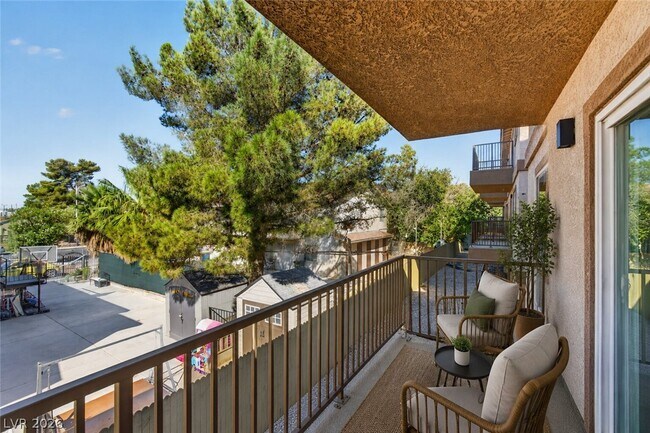 Building Photo - 2309 Seco Adobe Cir