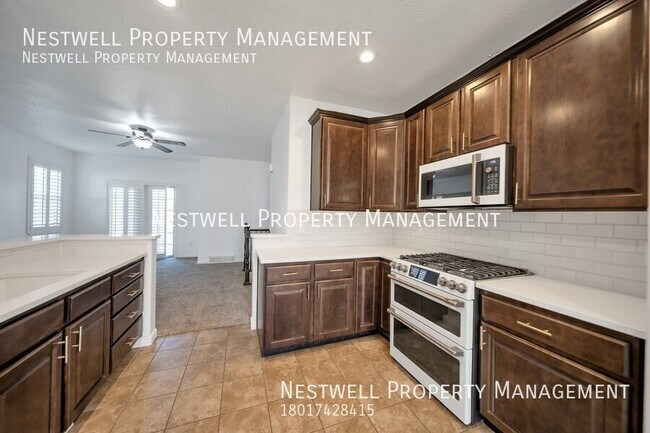 Building Photo - Elegant South Jordan Home with Breathtakin...