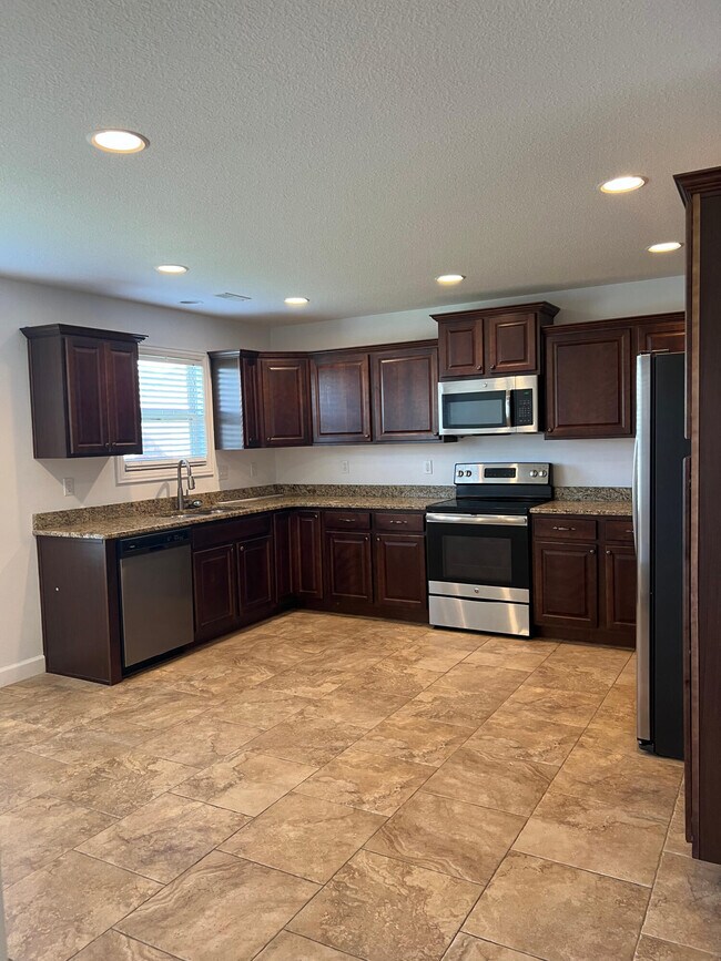 Building Photo - 7413 Pemberton Dr