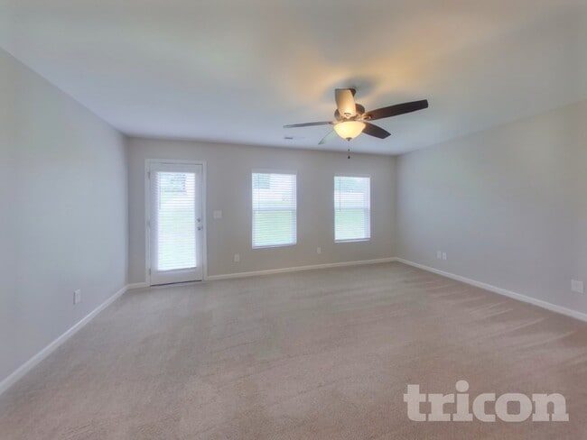 Building Photo - 567 Scarlet Leaf Ln.