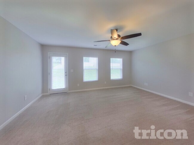 Foto del edificio - 567 Scarlet Leaf Ln.