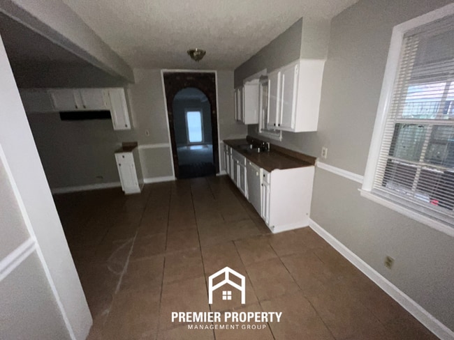 Building Photo - 4856 Haleville Rd