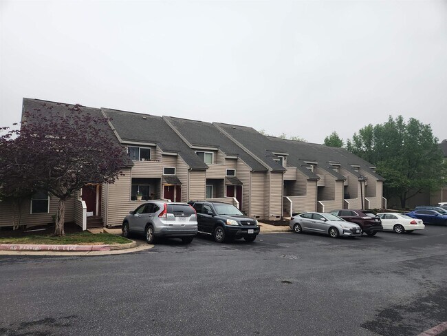 Building Photo - 1394 Bradley Dr