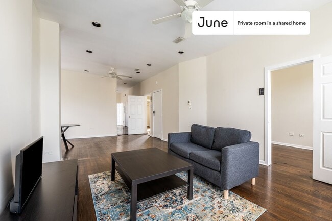 Foto del edificio - Room in Shared 3 bed/1 bath home