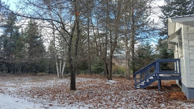 Building Photo - Serene location with some breathing room!