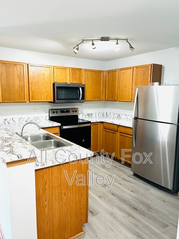 Building Photo - 2109 Silverstone Dr