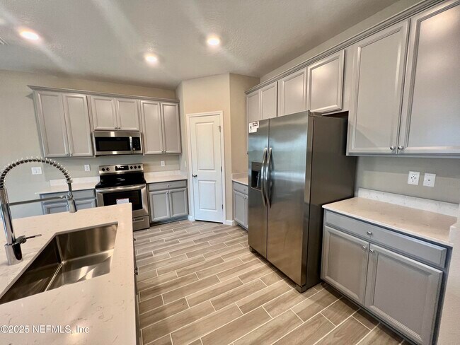 Foto del edificio - 403 Boracay Cir