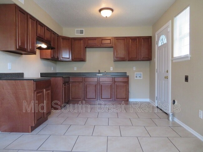 Foto del edificio - 3584 Hicky St