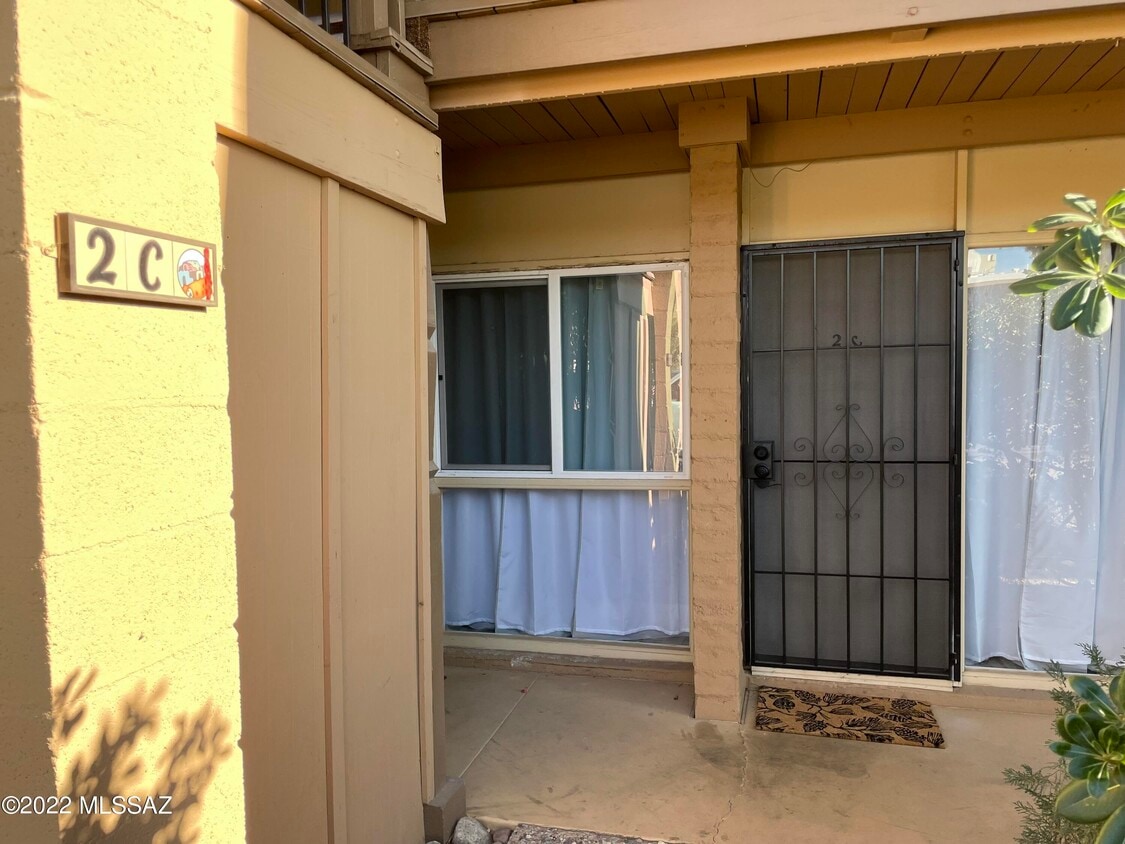 2 W Greenock Dr Unit 2C, Tucson, AZ 85737 Condo for Rent in Tucson